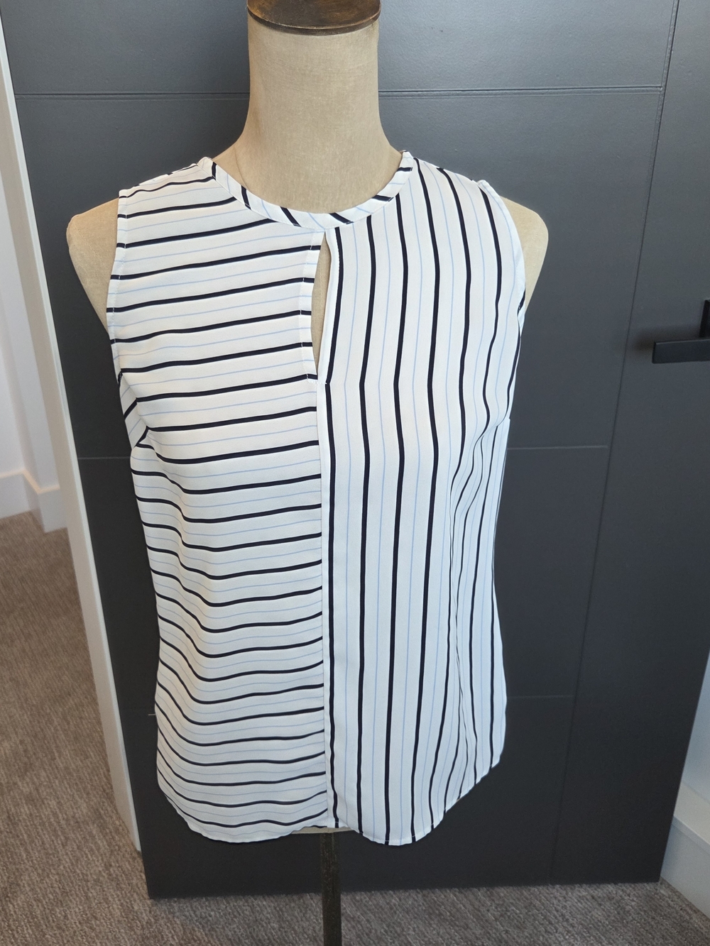 Willow & Thread Sleeveless Navy & White Striped Keyhole Shell Top